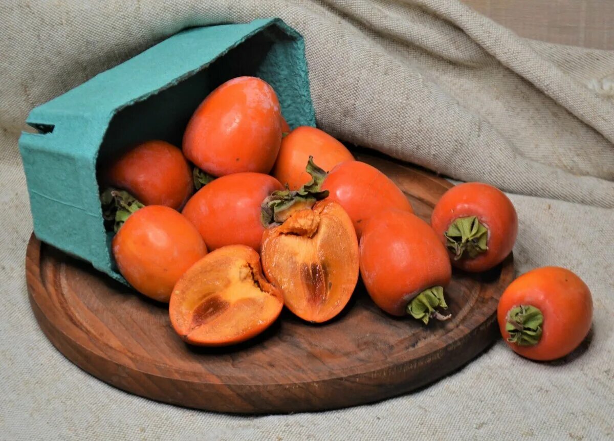 Хурма пуля сорт. Хурма 1 кг. Хурма 1 кг. Хурма сорт свечка. Хурма пуля сорт.