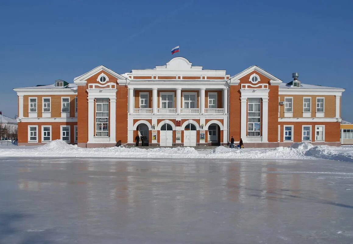 Аллея героев усмань. Город 48 усмань липецкая область. Усмань город в липецкой. Город усмань липецкая область. Город 48 усмань липецкая область.