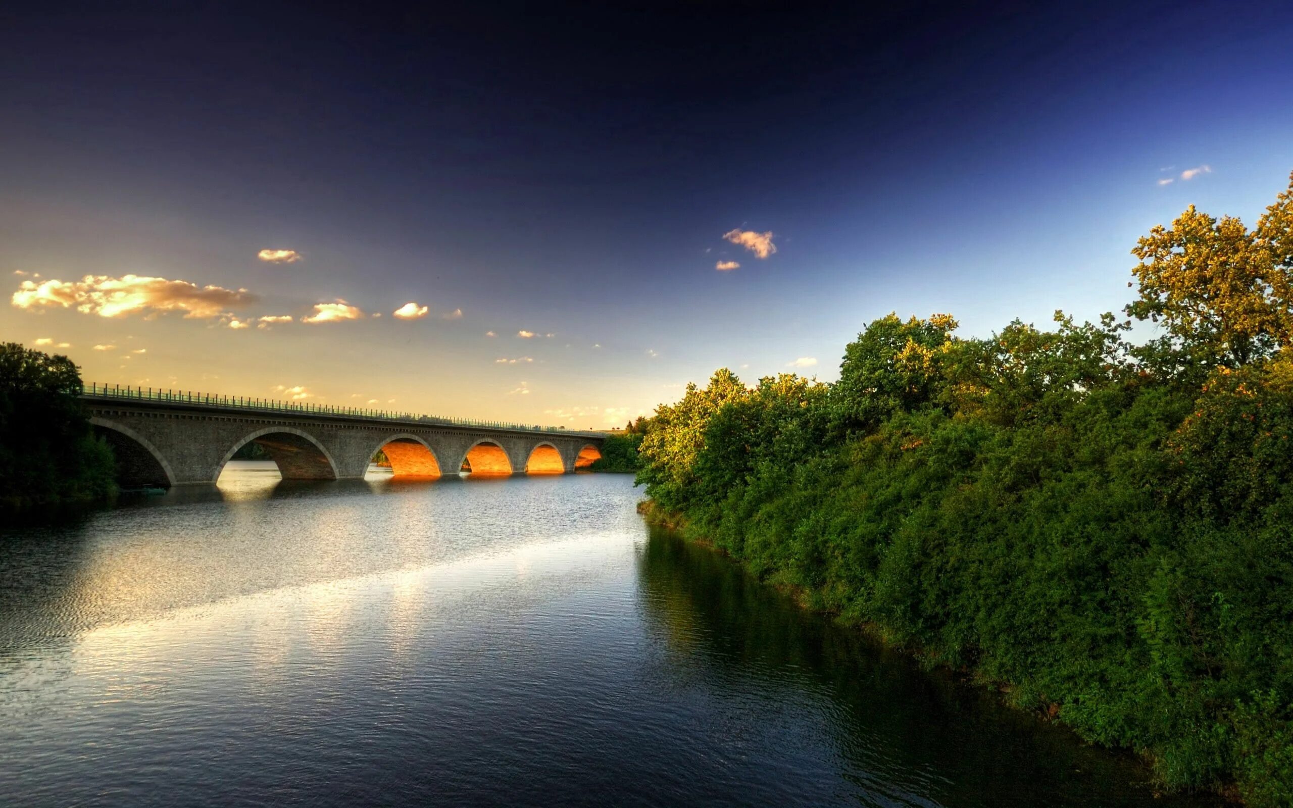Natural say. Красивые мосты. Мост река. Пейзаж с мостом. Красивый мост через реку.