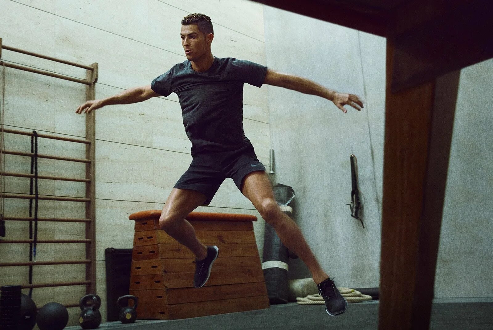 Тренировки криштиану роналду. Криштиану роналду nike. криштиану роналду тренировки. криштиану роналду тренируется. криштиану роналду в спортзале.