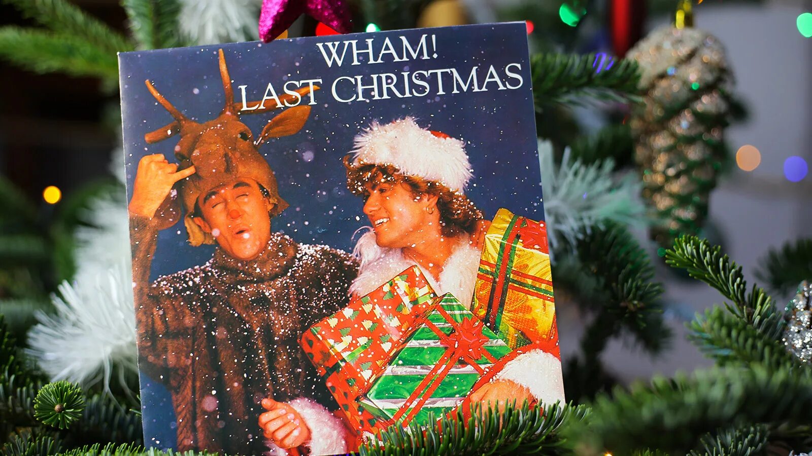 Май кристмас ласт кристмас. Ласт Кристмас. Wham last Christmas. Last Christmas обложка. Last Christmas картинки.