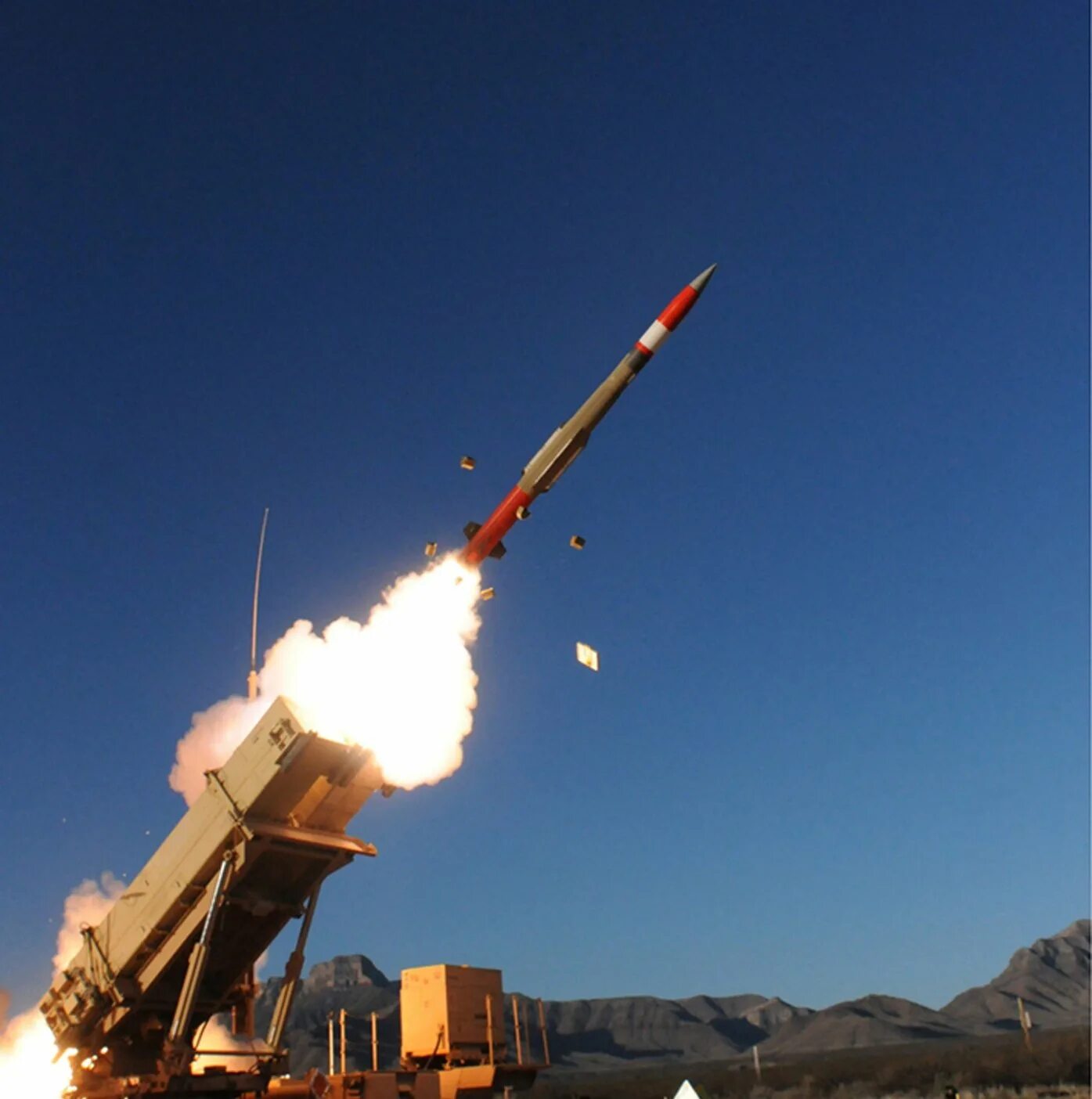 Установка земля земля. Pac-3 mse. ракеты сша. баллистическое оружие. баллистическая ракета земля воздух.