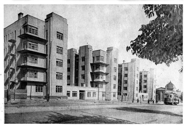 Ростов на дону большая садовая 111 дом. Максима горького 270 ростов на дону. Кирова 25а. Дом гигант №1 в ростове на дону. Дом гигант 1.