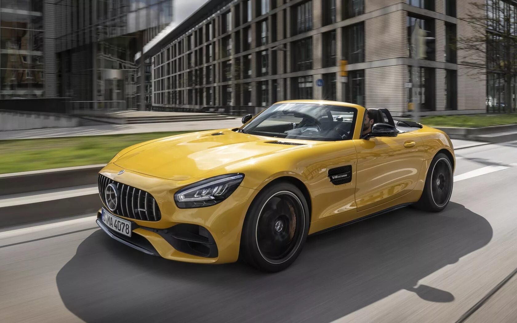 Mercedes-AMG gt s Roadster 2019. Мерседес АМГ gt s 2020. Mercedes-Benz AMG gt Roadster 2020. Mercedes Benz AMG gt s Roadster. Мерседес gt s