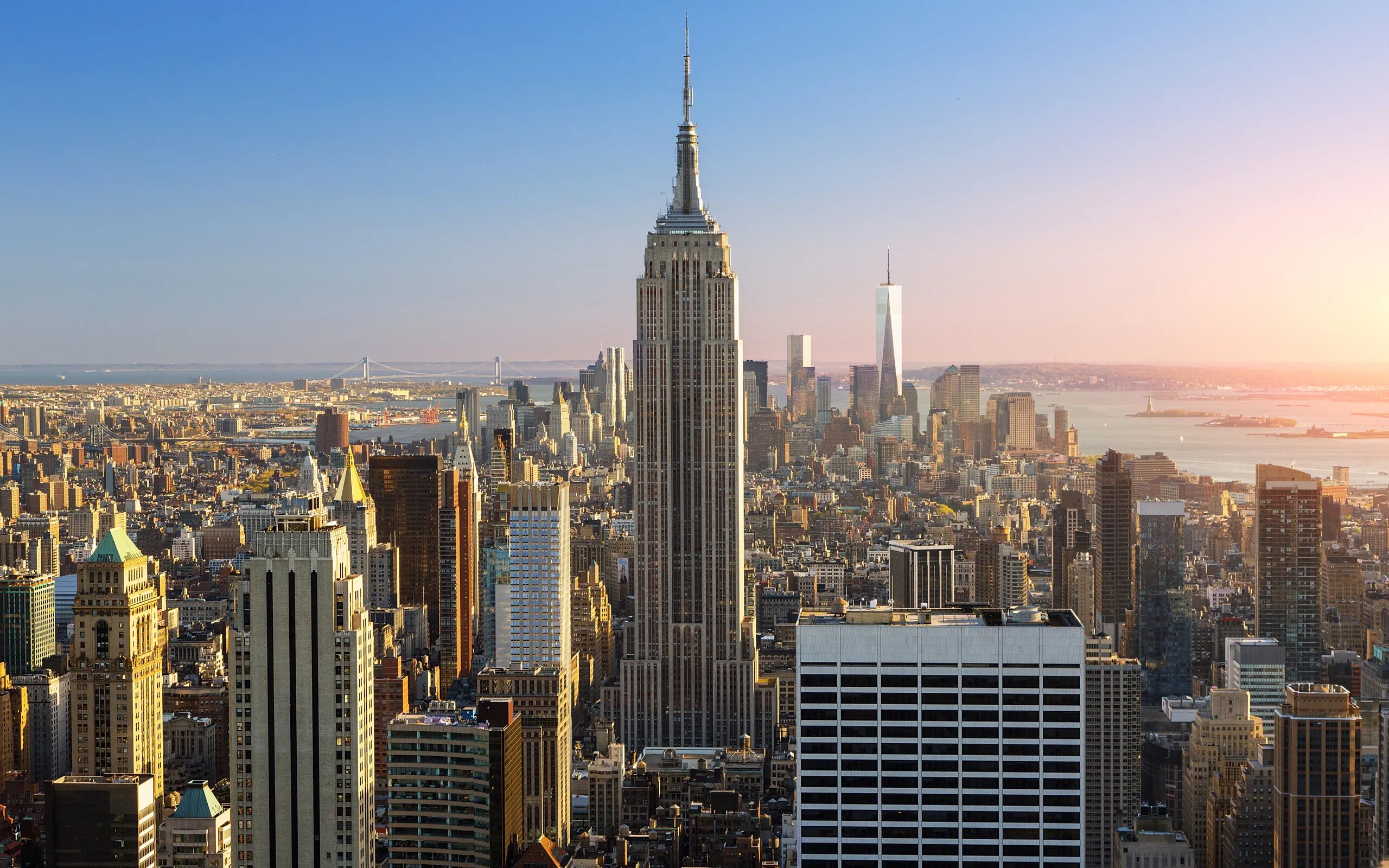 When go to new york. Эмпайр-Стейт-Билдинг Манхэттен. Нью-Йорк. Эмпайр-Стейт-Билдинг и Крайслер-Билдинг. Нью йоркер город в США.