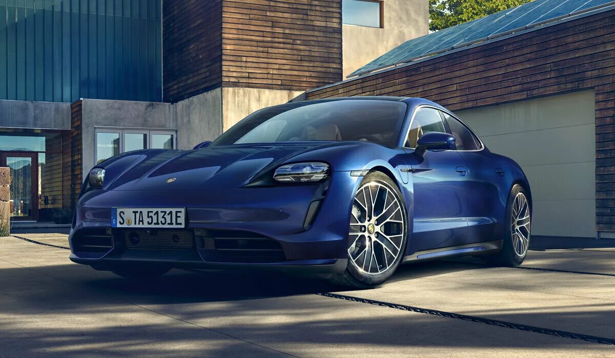 Порше 2022 тонированный. Электромобиль porsche taycan. Porsche taycan gts 2022. Taycan gts. Porsche taycan turbo s.