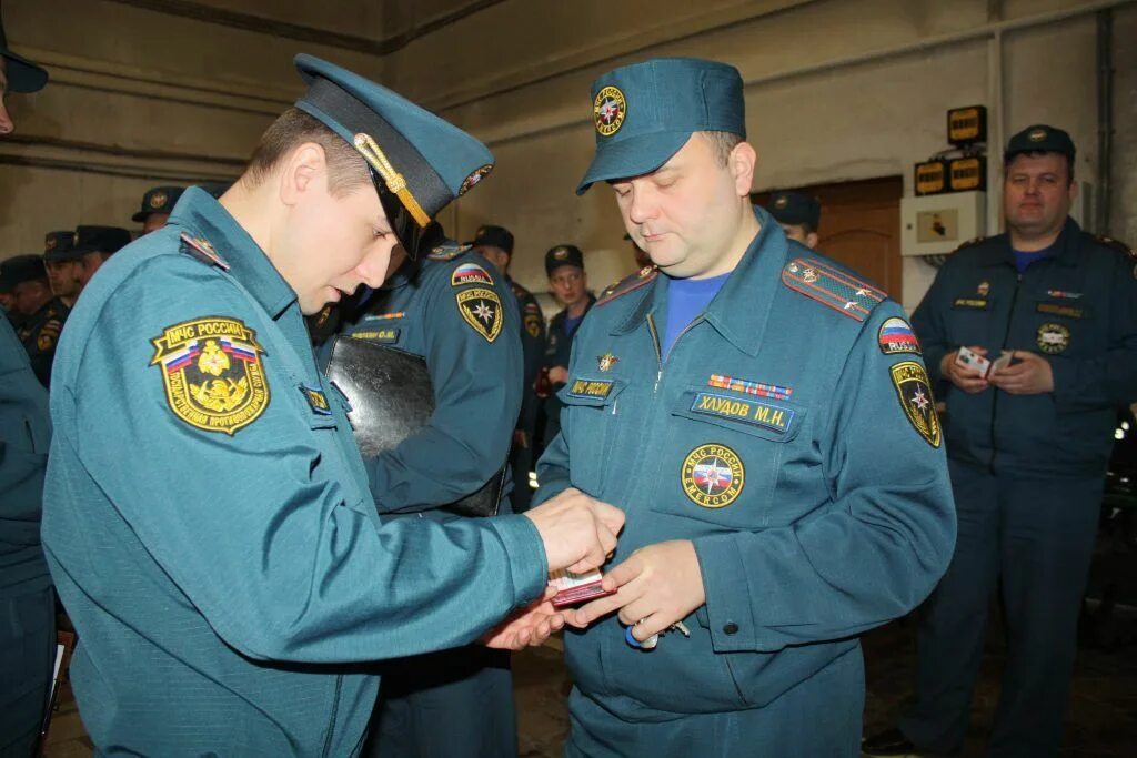 Мчс цао. Сотрудник мчс в москве.