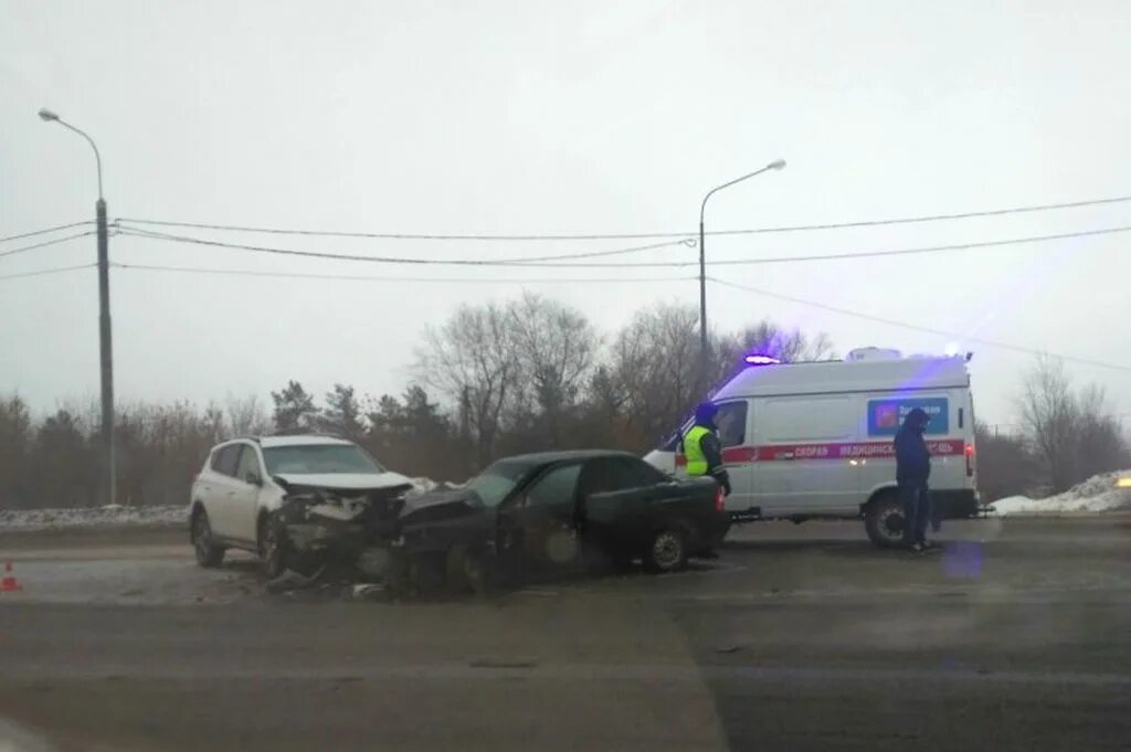 ДТП на Нежинском шоссе Оренбург. Авария на Нежинском шоссе Оренбург сегодня. ДТП Оренбург сегодня Одесская. Что произошло в оренбурге сегодня