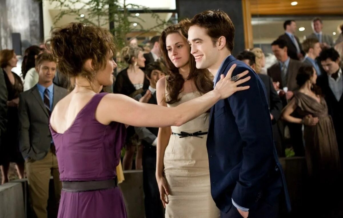 Сумерки рассвет 1 хороший качество. Сумерки сага рассвет часть 1. сумерки сага 1 часть. сумерки сага свет часть 1. фильм сумерки сага рассвет часть 1.