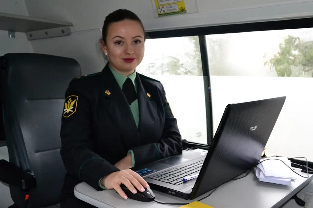 судебные приставы сша. служба фссп. судебные приставы рф. федеральная служба судебных приставов работа. суд приставы.