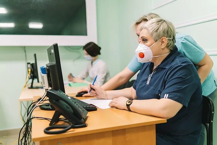 Колл центр медики. Медсестра администратор. Администратор в медцентр. Оператор медицинских работ. Оператор медицинских работ.