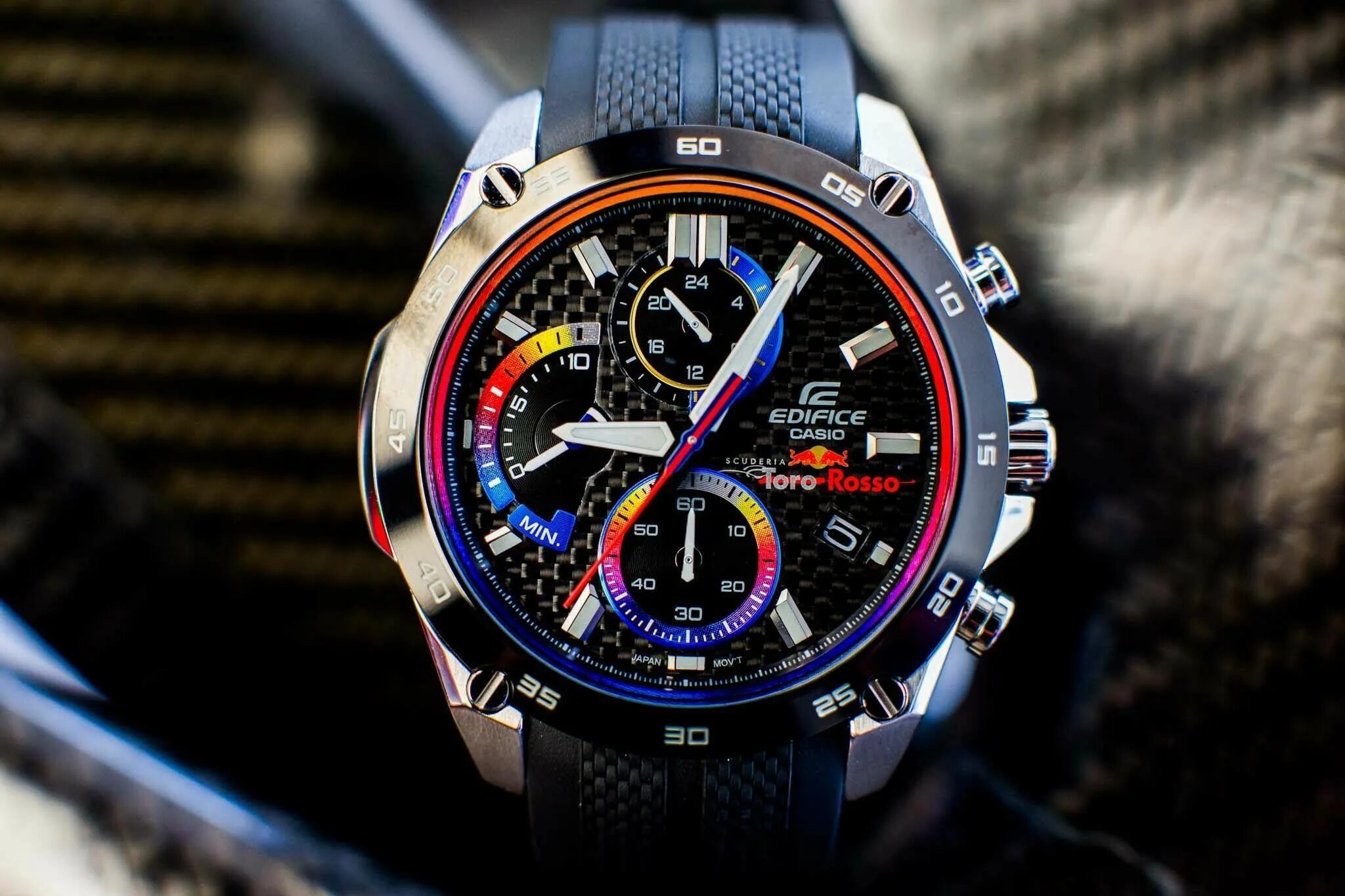 Как настроить часы edifice. Часы Edifice Red bull Racing.