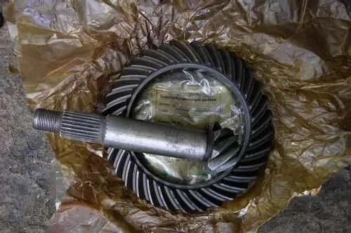 320-2403010 дифференциал заднего моста мтз-320. Мтз 320 бортовой редуктор задняя. Хвостовик дифференциала мтз 320. Мтз 320 бортовой редуктор задняя. Задний мост трактора мтз 320.