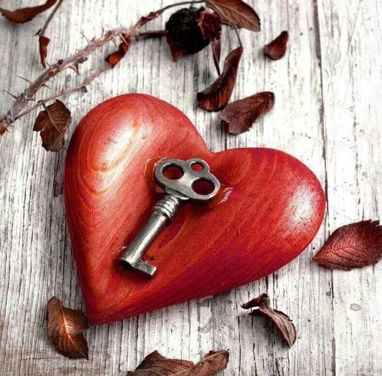 Сердцем к сердцу 16. Сердце с ключиком. ключик от сердца. ключ к сердцу. ключ с сердечком.