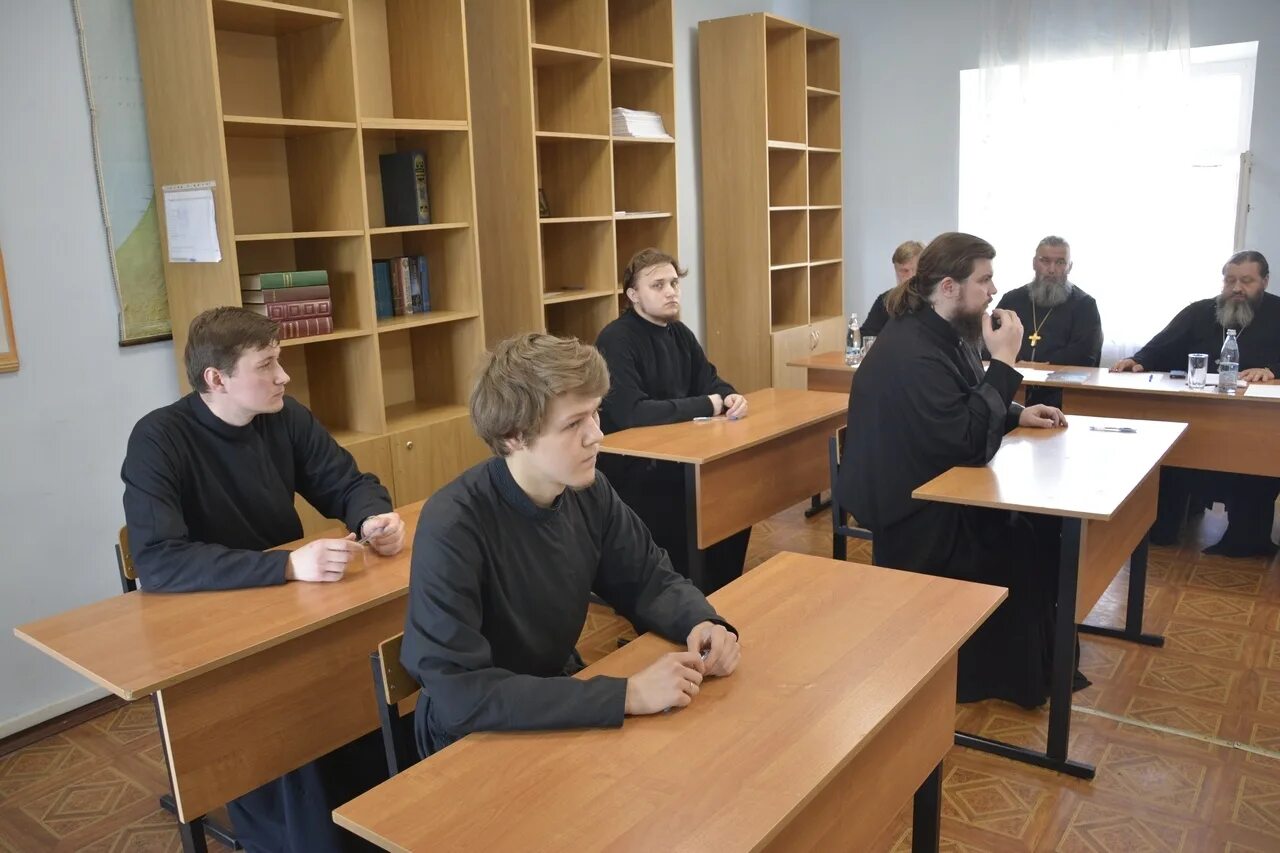 Экзамен в семинарии фото. Рязань кремль семинария. Рпдс рязанская православная духовная семинария. Ргу есенина кафедра теологии. Закрытие рязанской семинарии.