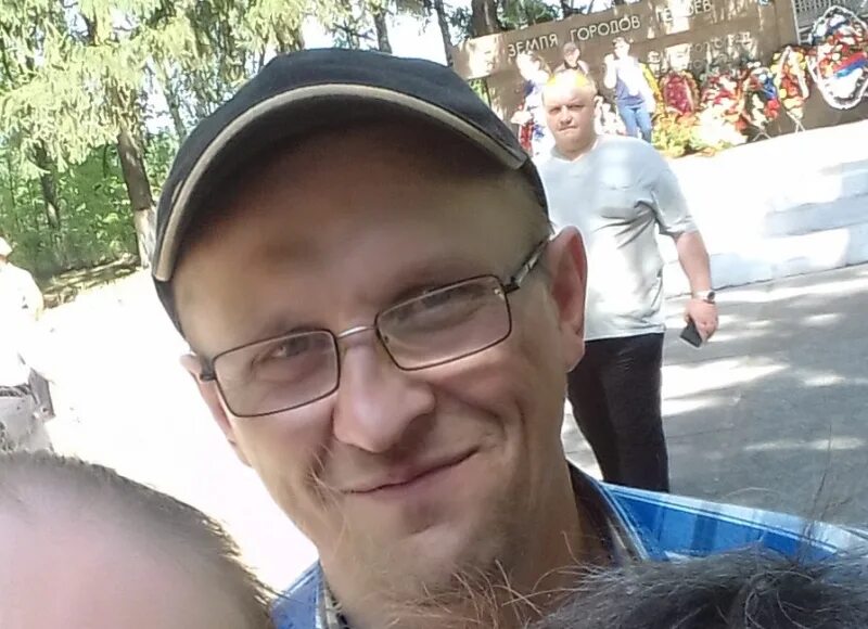 44 летний мужчина. Медведев Железногорск Курской области.
