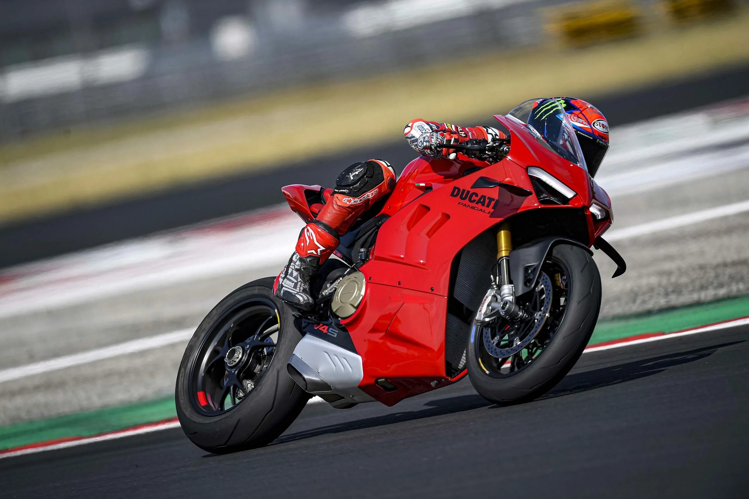 Aprilia rsv4 1100. V 4л. Дукати мотоцикл суперлеггера в 4. Panigale v4 2019. Ducati panigale v4 ft.