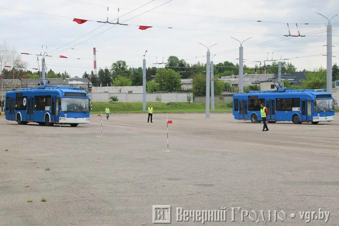 7 троллейбус гродно. Троллейбусное управление Гродно. Троллейбус с автономным ходом. Конкурс водителей троллейбуса 2022. Конкурс водителей троллейбуса 2022 Омск.