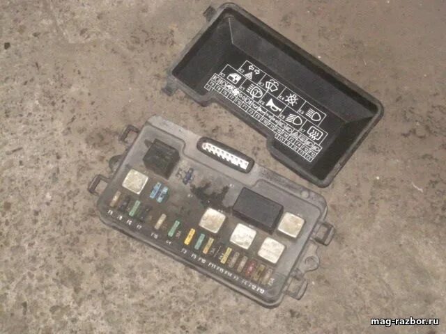 Монтажный блок ваз 2114. Монтажный блок ваз 2114 инжектор 8. Монтажный блок ваз 2115 инжектор 8. Монтажный блок 2114-3722010. Монтажный блок лада 2114.