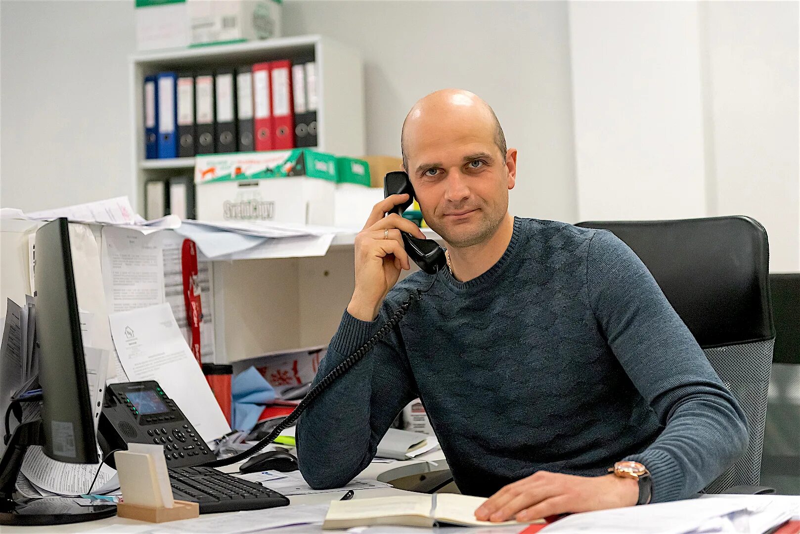 сколько лет александру леонидовичу