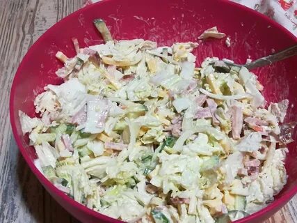 Простой салат на скорую руку с капустой