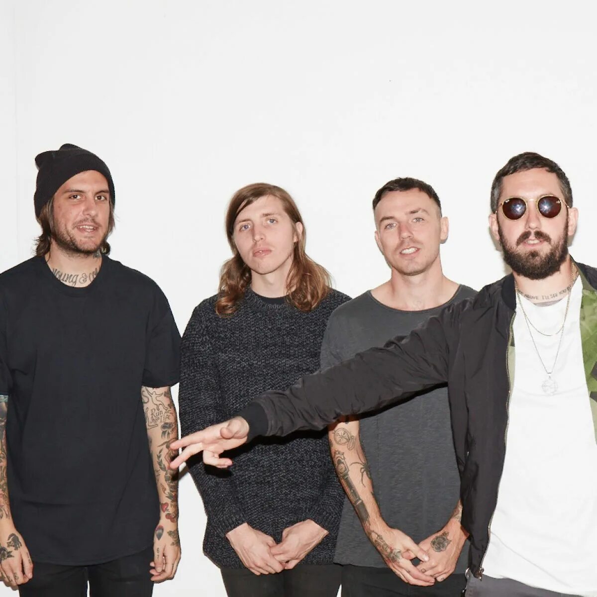 Nothing but thieves участники группы. Nothing группа. Nothing bu thieves. Nothing group. Группа nothing more.