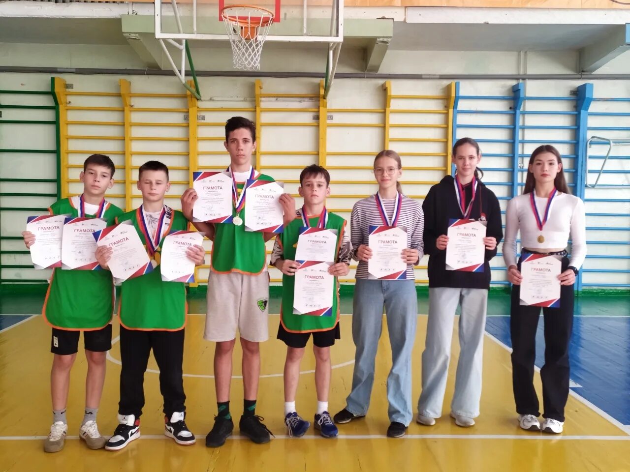 161 Школа Зеленогорск. Команда волейбола мальчиков в городе Сыктывкар тридцать третья школа.