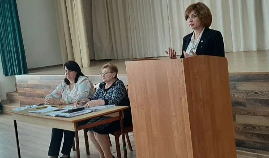 Директор общеобразовательного учреждения. Заместитель директора в школе. совещание директоров. территориальная избирательная комиссия (тик). полиция совещание.