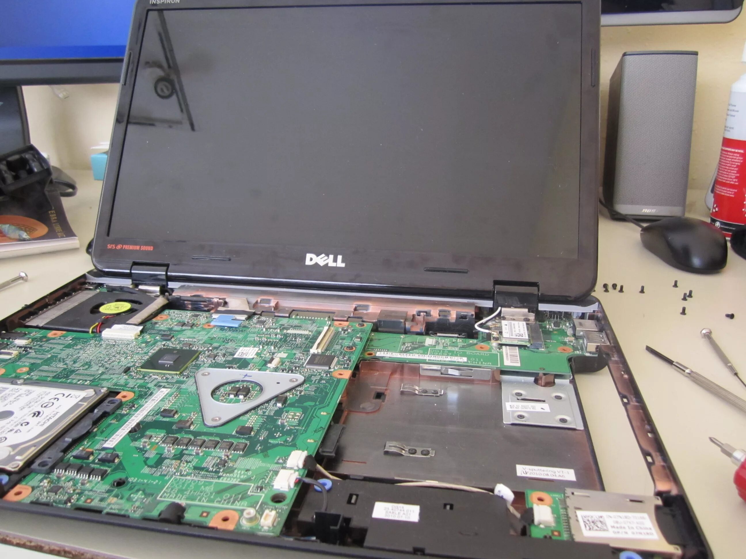 После разборки ноутбука. Dell Inspiron n5010. Разбор ноутбука Делл 5010. Dell Inspiron 5010. Dell pp06s.