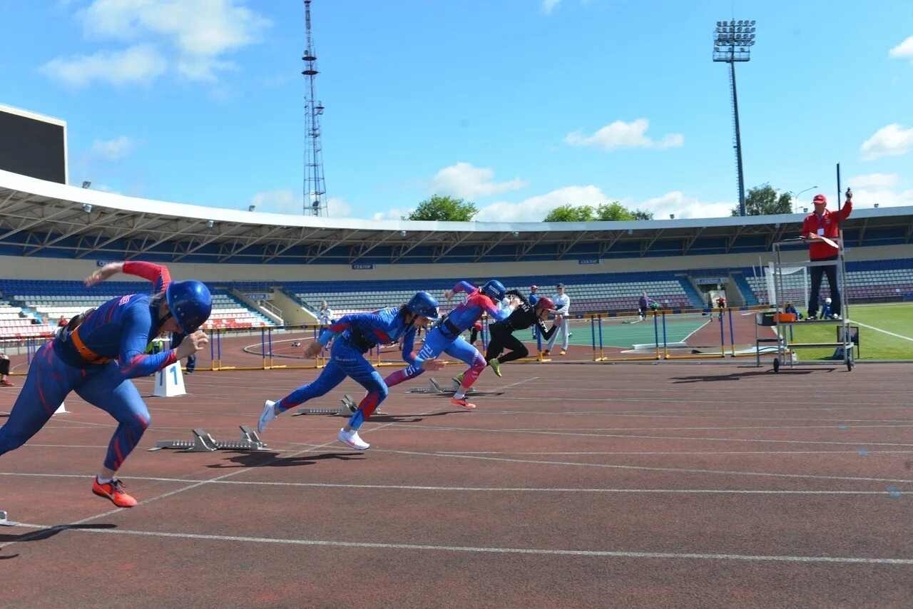 Спорт в йошкар оле. Стадион дружба марий эл. Спортивная команда йошкар ола. Йошкар ола стадион легкая атлетика. Спорт в йошкар оле.