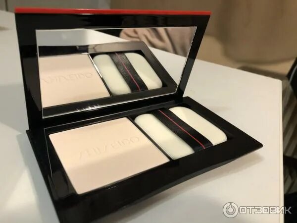 Shiseido synchro skin invisible silk loose powder. Synchro skin пудра. Пудра shiseido synchro. Рассыпчатая пудра шисейдо. Пудра шисейдо synchro skin оттенки.