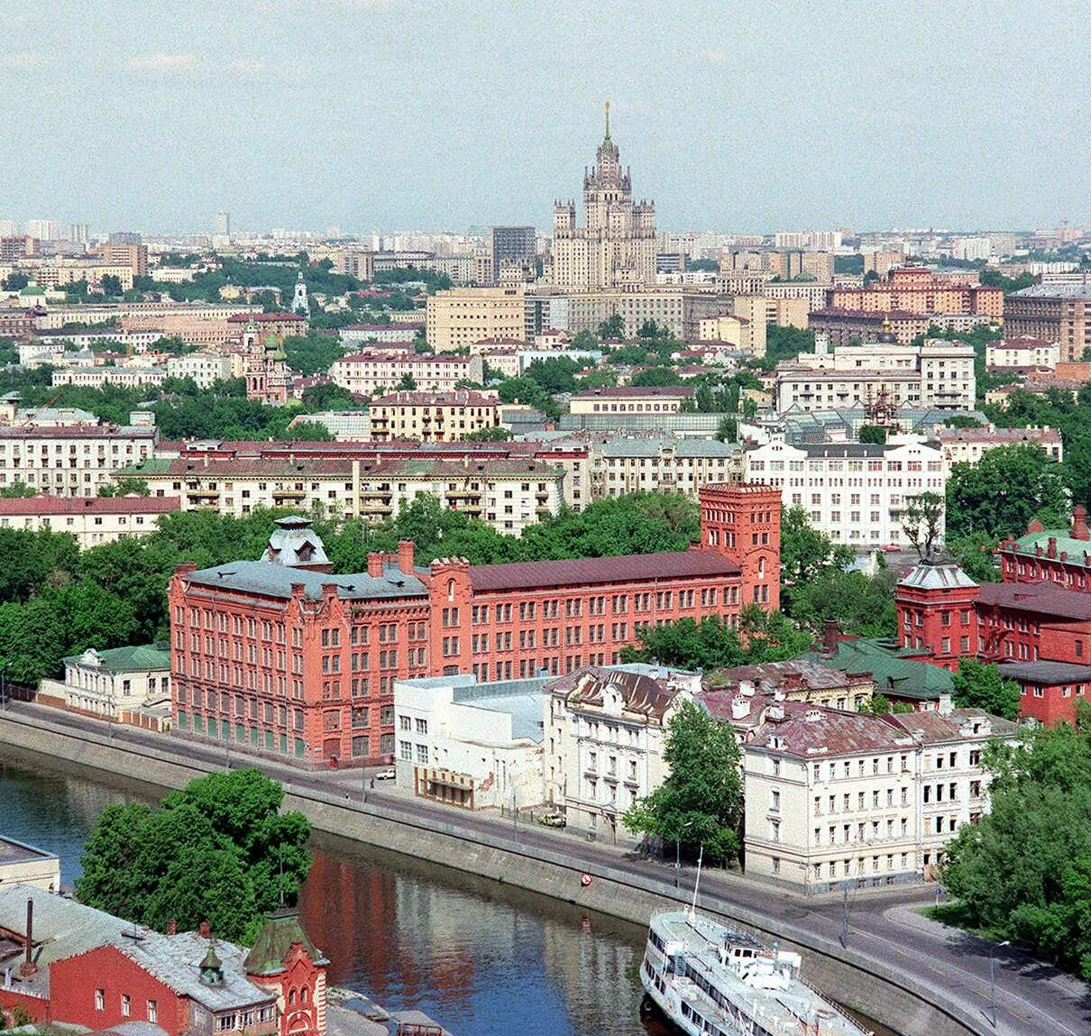 Фото: Якиманская набережная. Фотограф Андрей Ломакин. Город. Фотосайт Расфокус.р