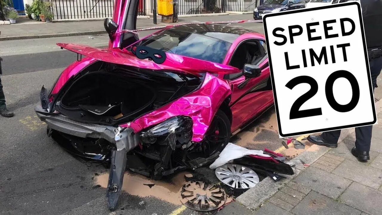 Розовое столкновение. Тени рассыпанные рефилы вектор. Разбитая красный габарит. Авто с разбитой фарой. Машина взрывается в полете.