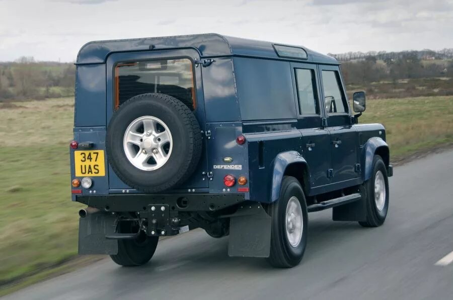 Defender stix. Дефендер 2006. ленд ровер defender 2006. рендж ровер дефендер 2009.