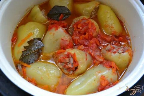 Перец фаршированный мясом в мультиварке с подливкой