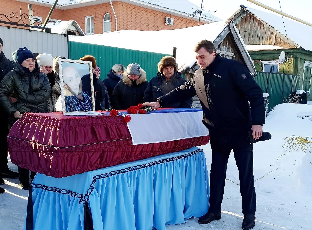 В Оренбургской области простились с погибшими сво. Оренбург прощание с погибшими на сво.