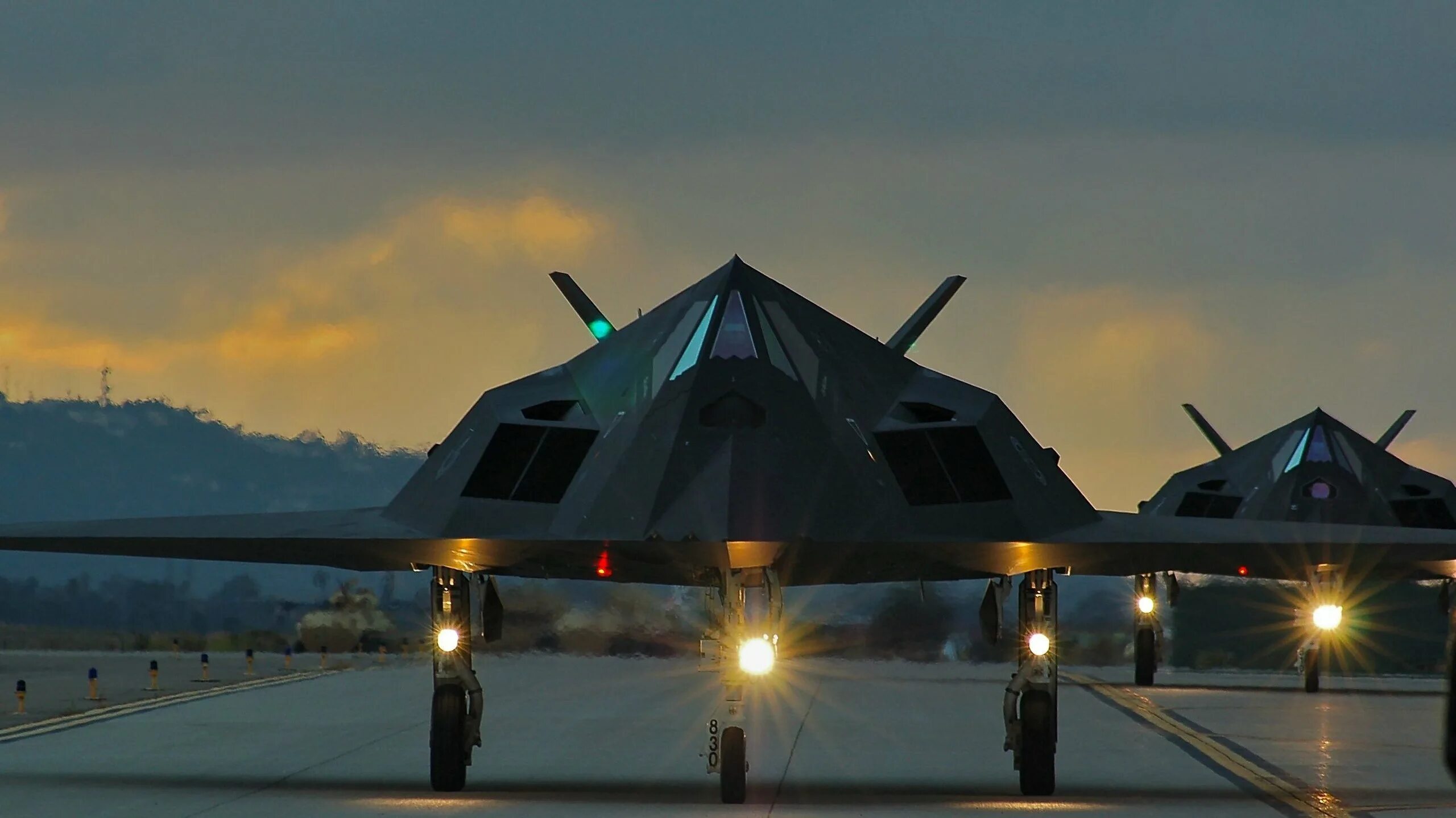 Лучший самолет сша. Ф 117 стелс. самолет lockheed f-117 nighthawk. стелс самолет невидимка. f-117 nighthawk.