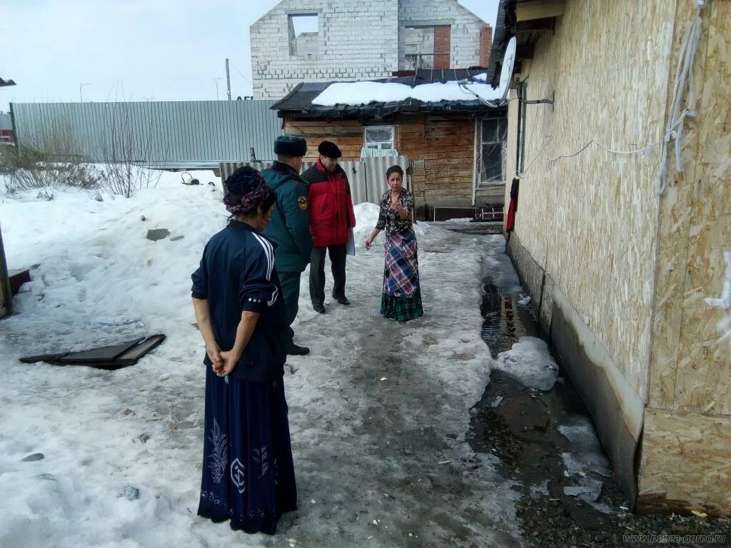 пензенские цыгане. деревня цыган пенза. деревня цыган пенза. цыганский поселок пенза. цыганский посёлок улица 9г верхняя ельшанка 2021.