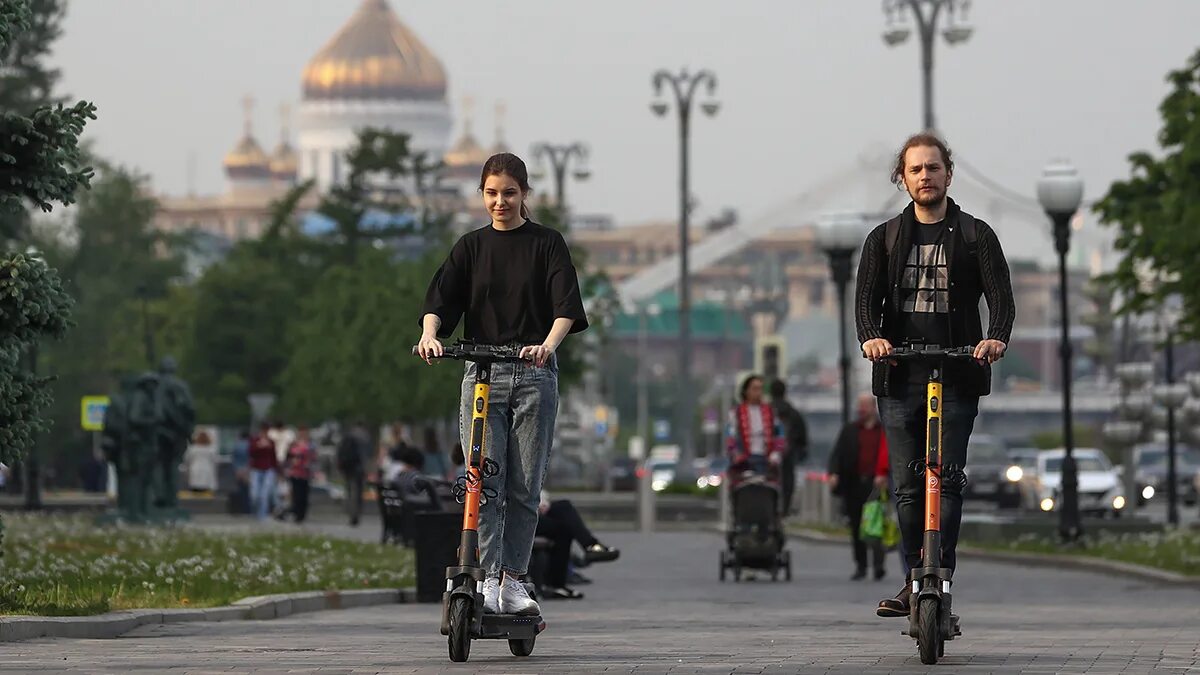 Новые медленнее. Новые медленнее. Ночная москва. Москва автострада москва сити. Медленная зона для самоката.