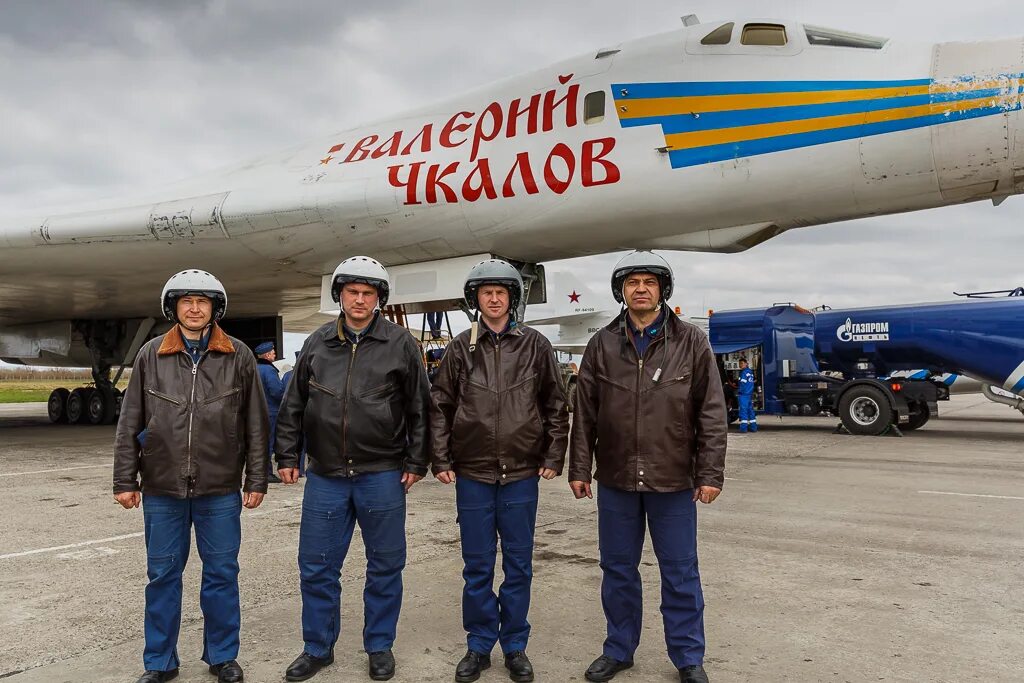 лебедь самолет ту 160. ту 160 экипаж. белый лебедь бомбардировщик ту-160 характеристики. ту-160м кабина. белый лебедь самолёт характеристики ту-160 вооружение.