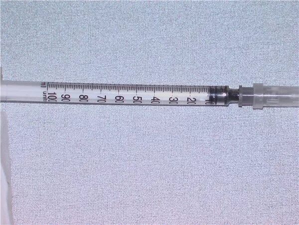 10 мг в мл в шприце. Инсулиновый шприц 100ед 0.5 мл. Инсулиновый шприц 0.5мл деления единицы в мл. Инсулиновый шприц 1.5 мл. Инсулиновые шприцы 0.3 мл 2 ед.