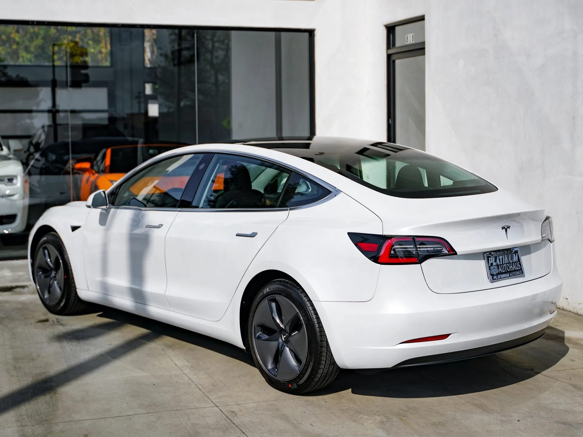 Standard range model. Model 3 standard range plus. тесла model 3. tesla model 3 standard. тесла модель 3 стандарт плюс.