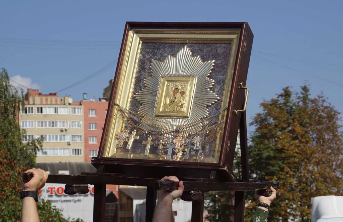 Ташла икона избавительница от бед. Избавительница от бед крестный ход. святыни белгородской области. святыни белгородчины. белгород чудотворные иконы.