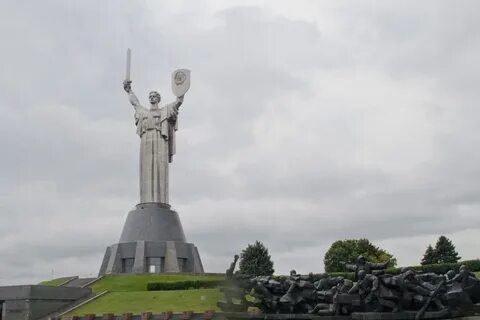 Киев памятник на днепре