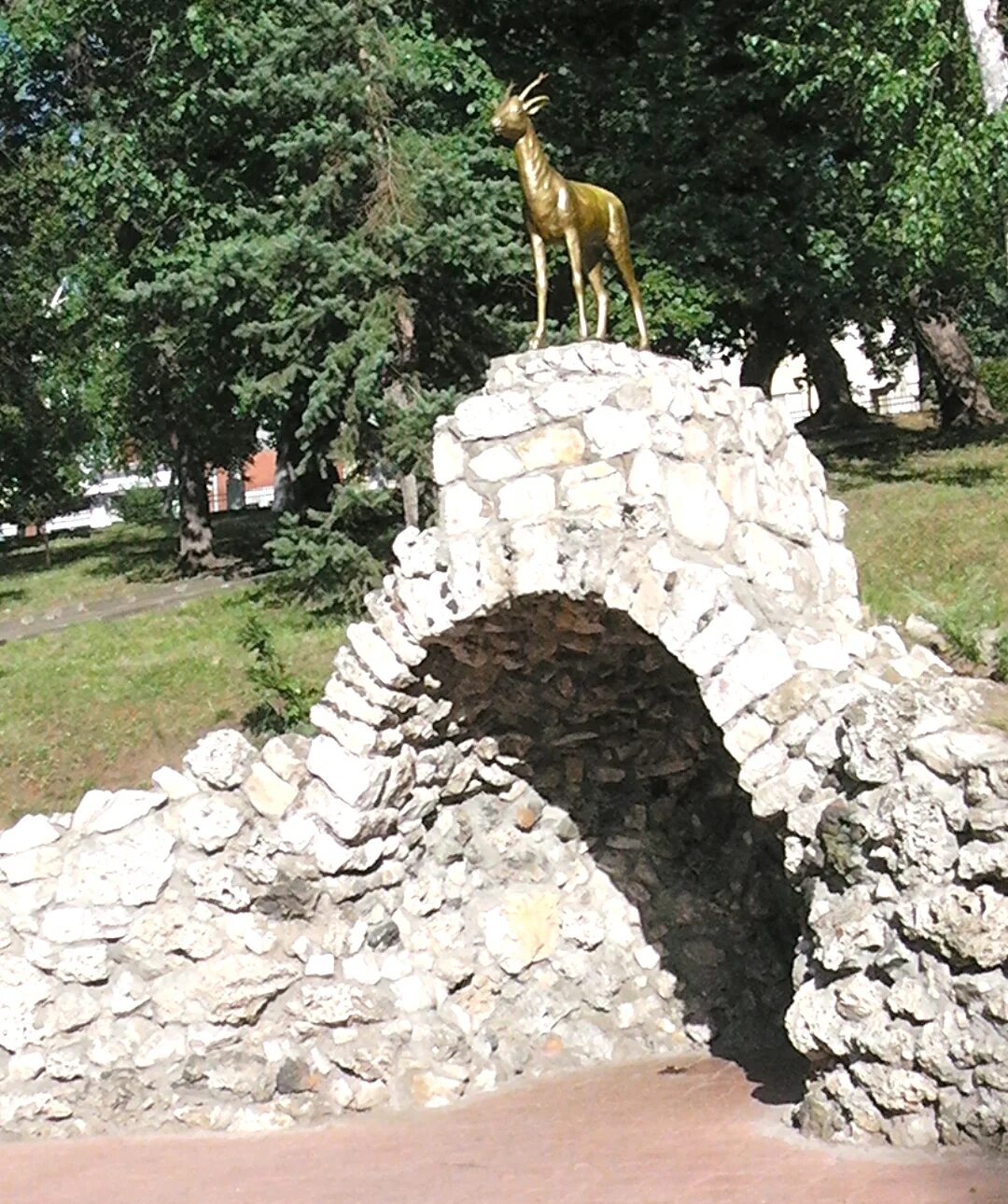 Тольятти гора известняка. Ширяевский грот. Струковский сад в самаре. Парк струковский сад самара. Парк струковский сад самара.