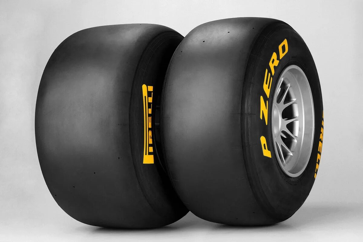 Почему резина автомобиля. Pirelli f1 Tyres. Pirelli Zero f1 слик. F1 Pirelli Tyres 2022. F1 Pirelli Tyres 2011.