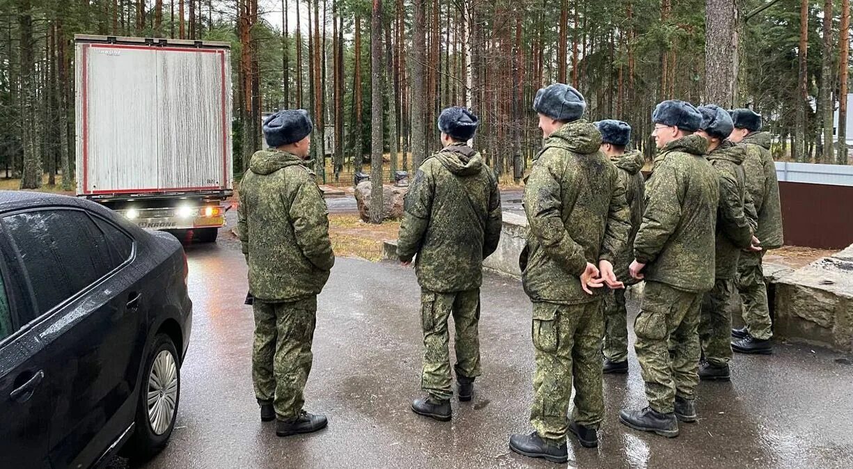 Боевая готовность в Карелии. Подготовка мобилизованных. Мобилизированные солдаты вместе. Базы по подготовке ДРГ. Также получала подготовку