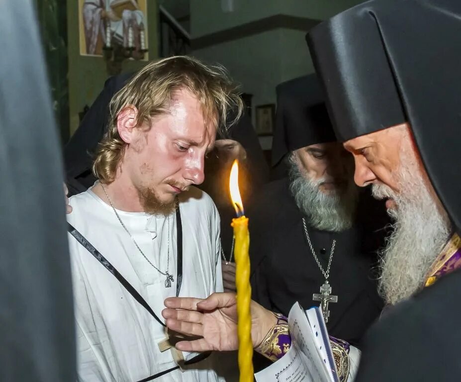 послушник в монастыре. послушники мужского монастыря. послушники мужского монастыря. николо-угрешский мужской монастырь монахи и послушники. послушники мужского монастыря.