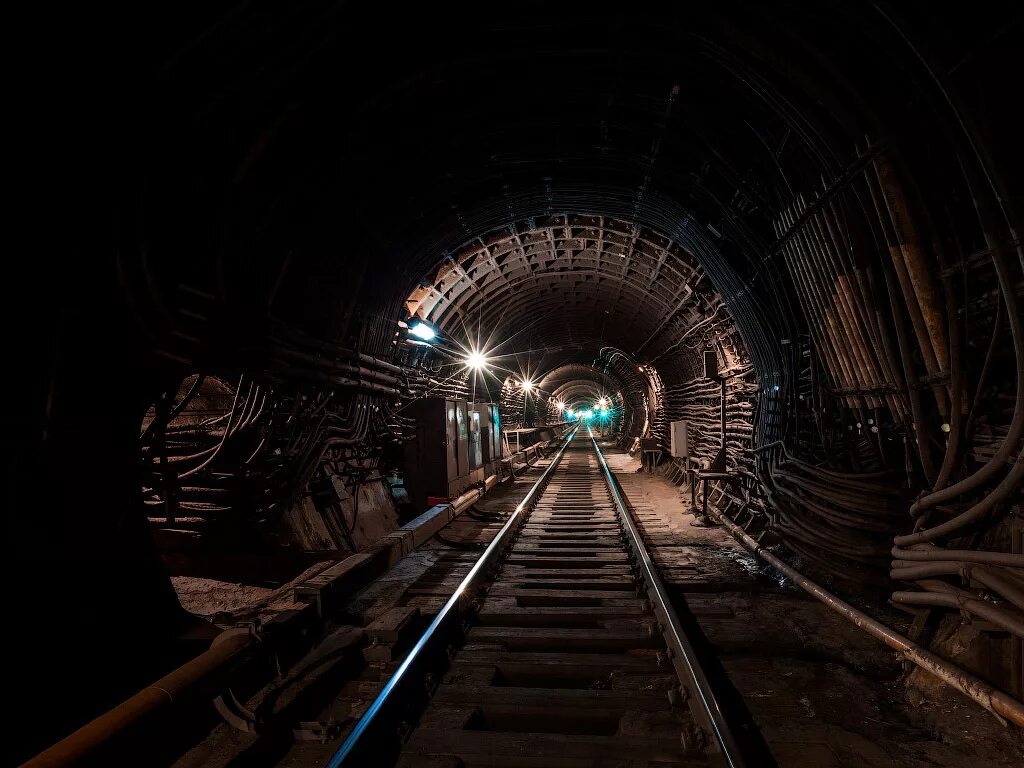 Тоннель Московского метро. Тоннели мосметро. Квест метро СПБ. Московский метрополитен Шахты.