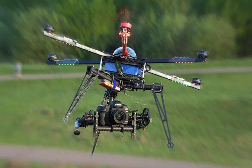 Полет фпв дрона. Квадрокоптер для человека. Беспилотники квадрокоптеры. Квадрокоптер для полета человека. Квадрокоптер полет.